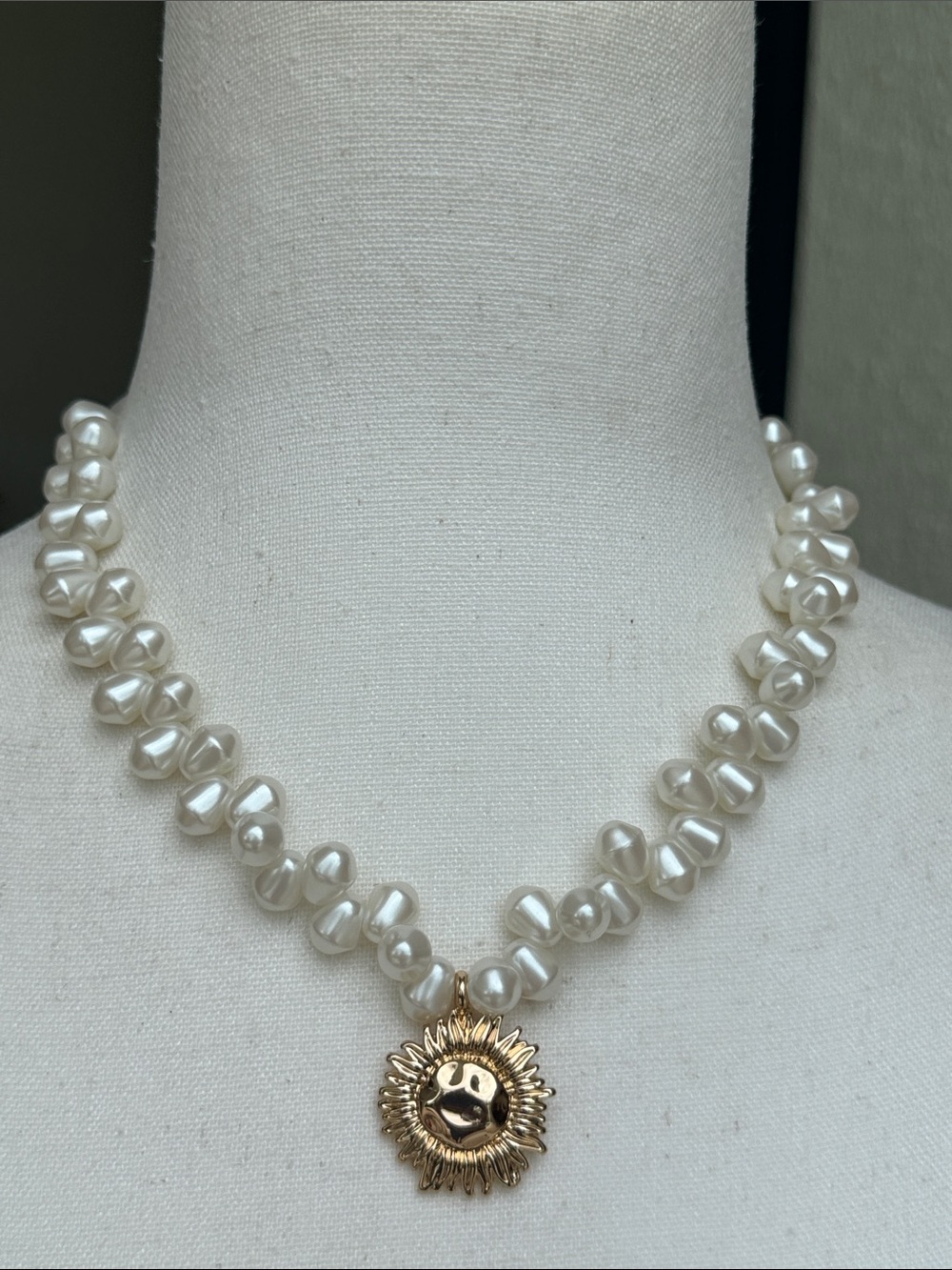 Ann Taylor necklace - NWOT